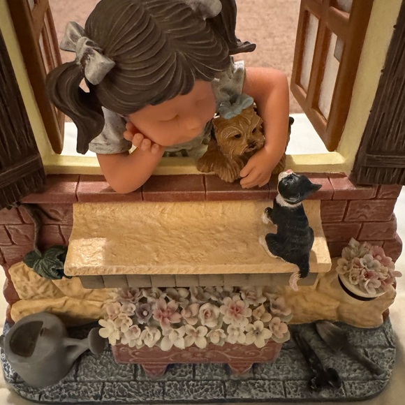 Nadal Studios A’LARCON Limiteded 197/5000 Porcelain Scene Girl in Window - Picture 3 of 13